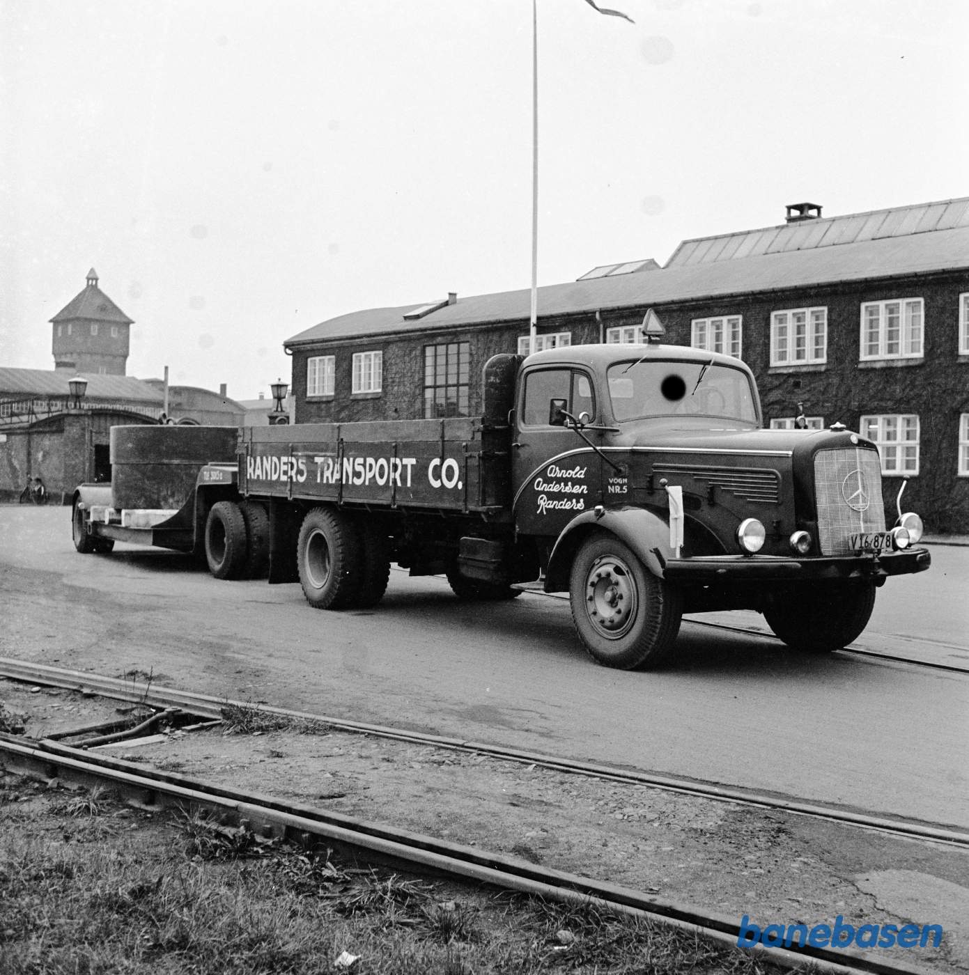 Transport af nogle ukendte dele på lastbil