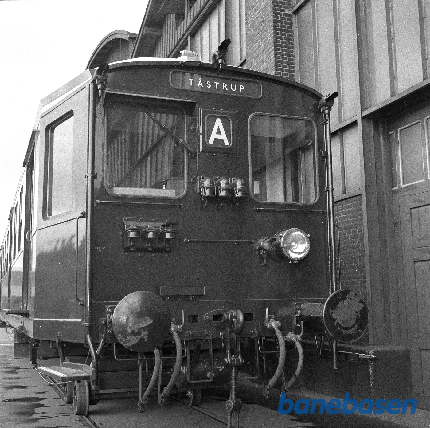 MM 803 forfra i fabriksgården MM 803 forfra i fabriksgården