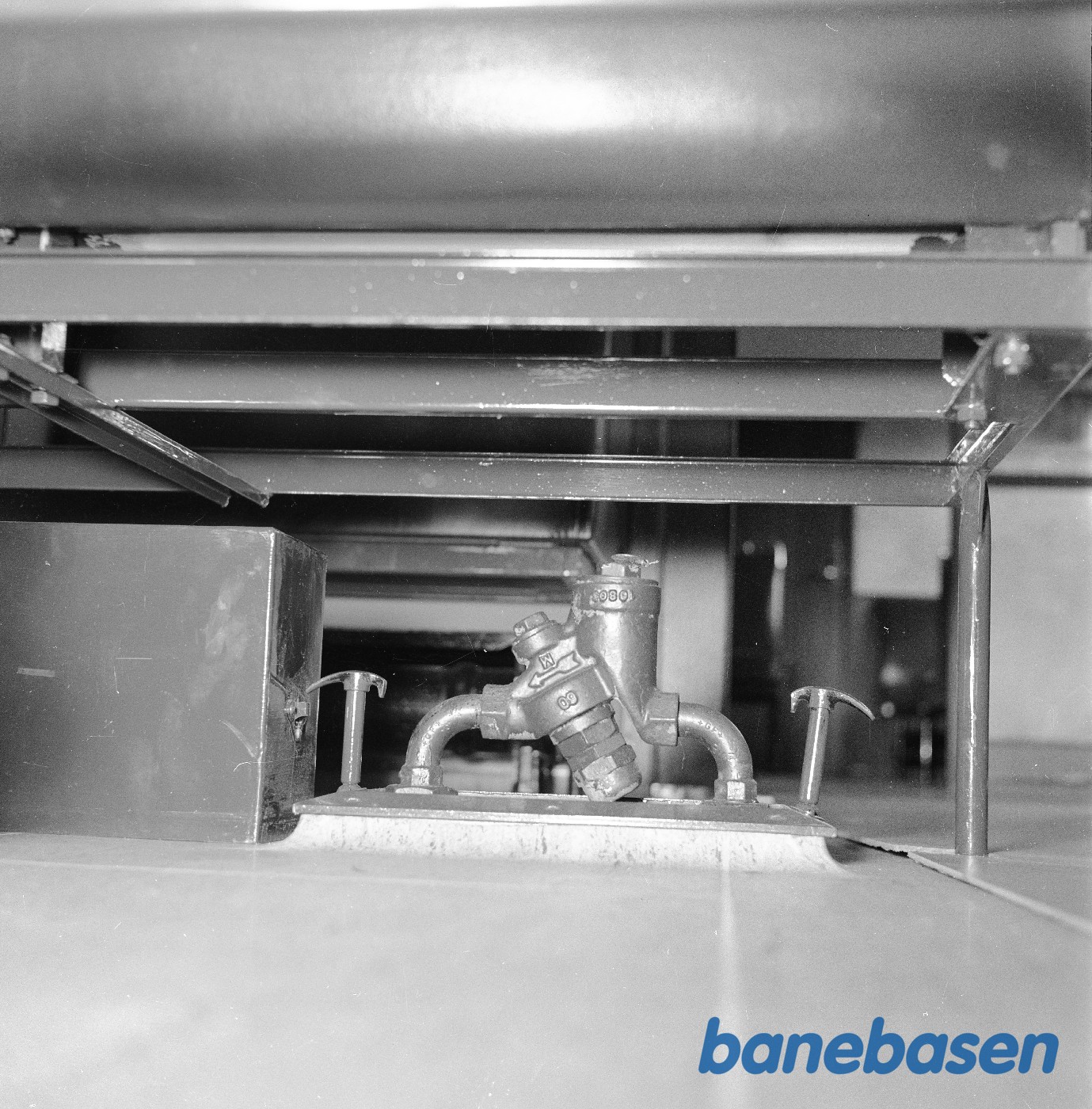 Nærtrafikvogn i gården. Sanding Nærtrafikvogn i gården. Sanding