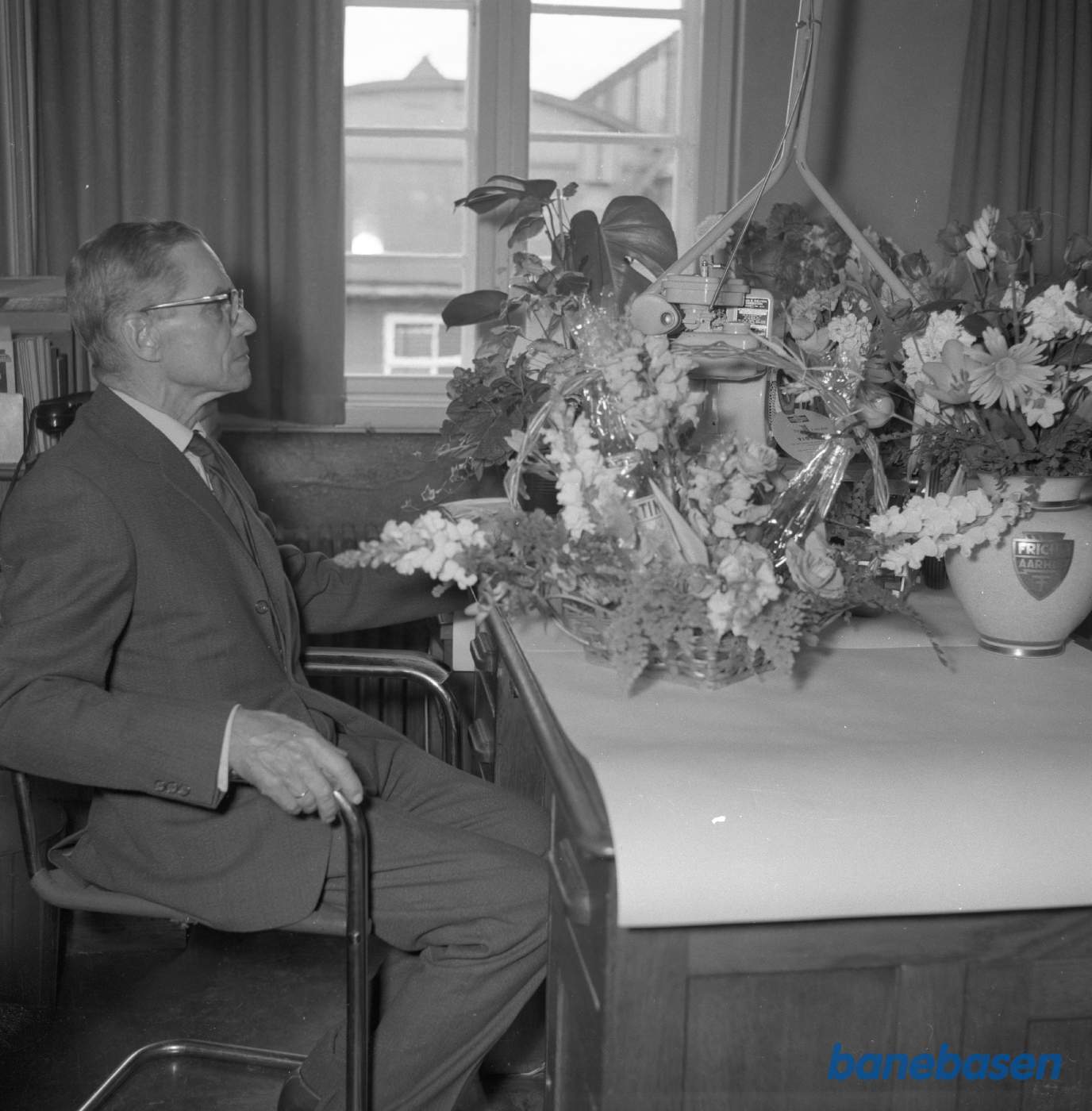 Ing. R. Z. Floor. Afsked med A/S Frichs Ing. R. Z. Floor. Afsked med A/S Frichs