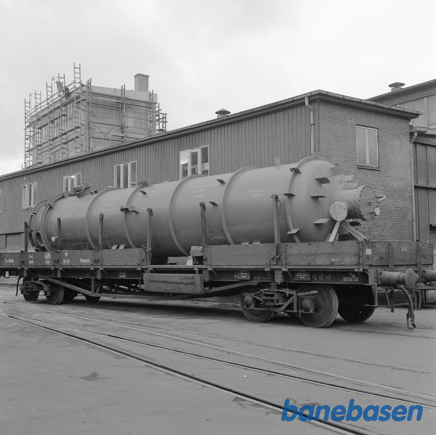 DSB Tgt vogn, godstransport, evt. u. yderligere: beholder til Shell DSB Tgt vogn, godstransport, evt. u. yderligere: beholder til Shell