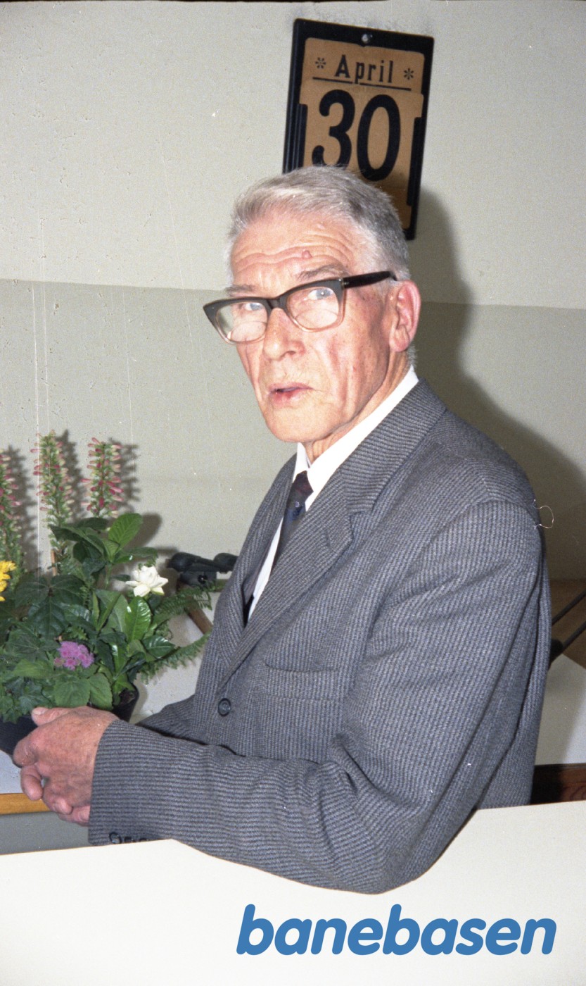 Hele serien hedder Ing. Hougaard afsked med Frichs Hele serien hedder Ing. Hougaard afsked med Frichs