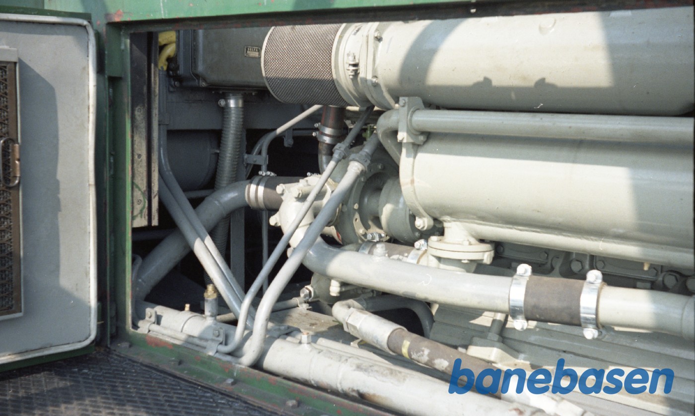 Farveoptagelse af motorrum i MT 154 Farveoptagelse af motorrum i MT 154