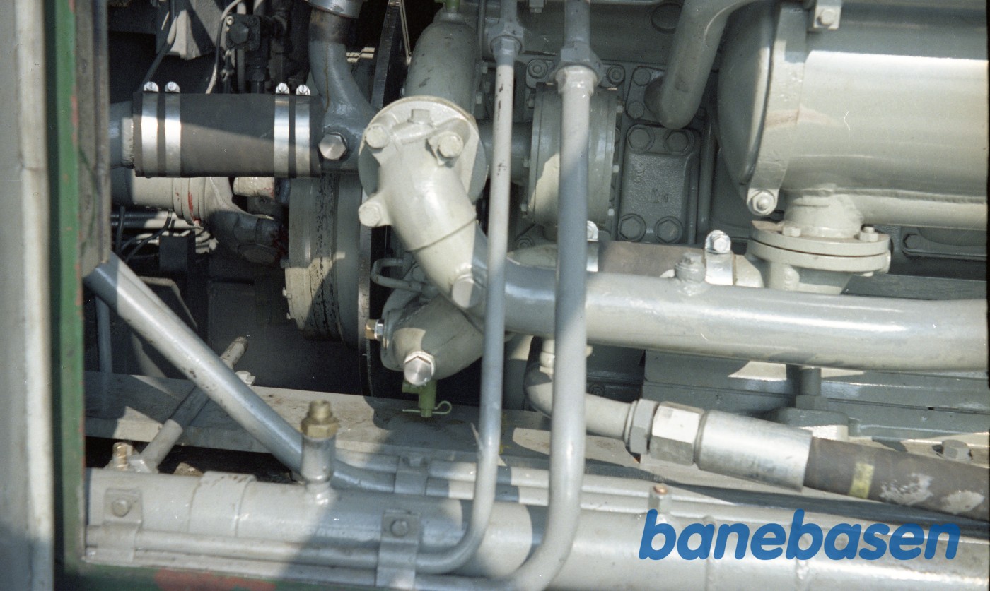 Farveoptagelse af motorrum i MT 154 Farveoptagelse af motorrum i MT 154