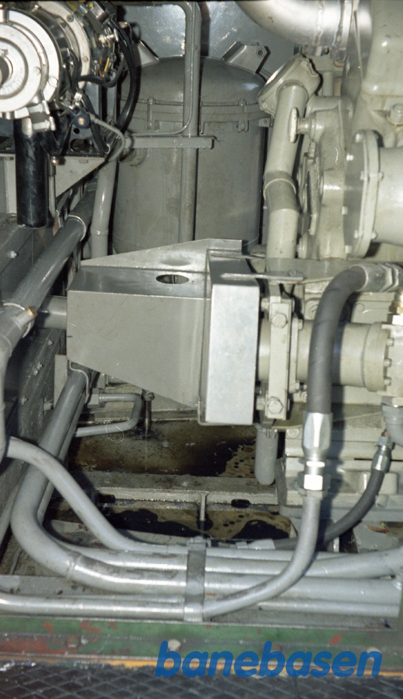 Farveoptagelse af motorrum i MT 154 Farveoptagelse af motorrum i MT 154