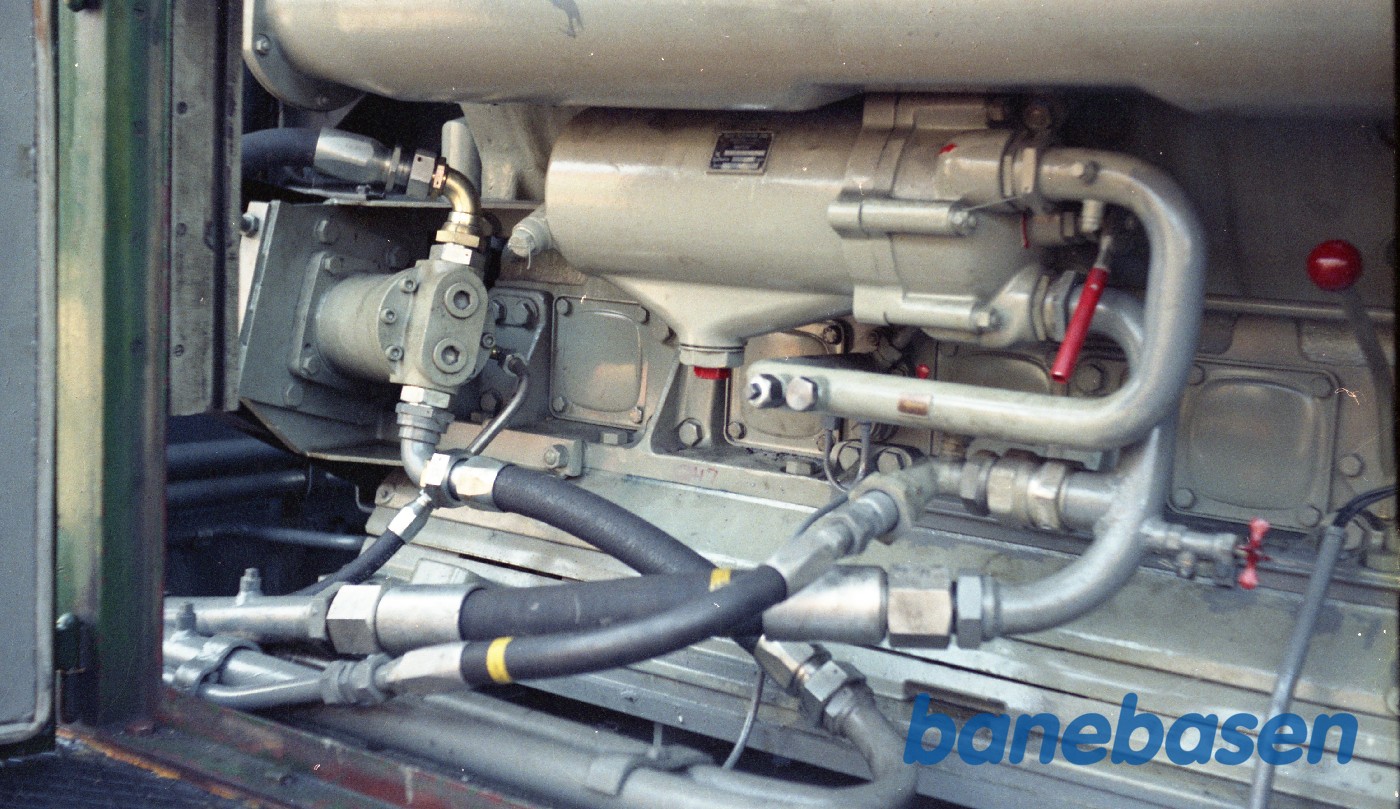 Farveoptagelse af motorrum i MT 154 Farveoptagelse af motorrum i MT 154