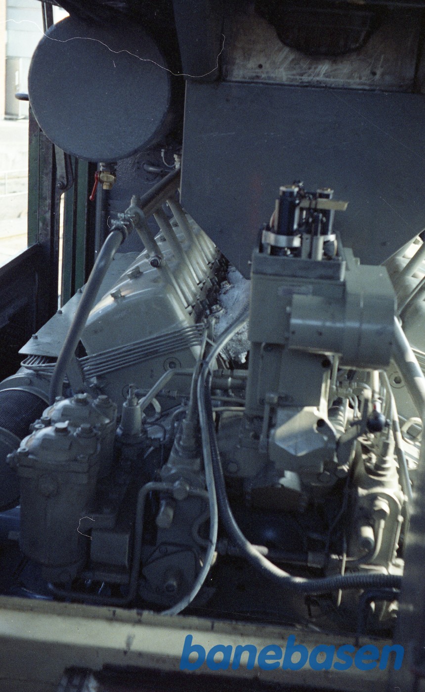 Farveoptagelse af motorrum i MT 154 Farveoptagelse af motorrum i MT 154
