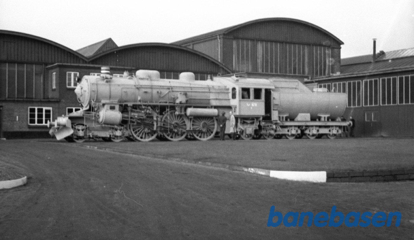 Ltr E 979 gråmalet i fabriksgården Ltr E 979 gråmalet i fabriksgården