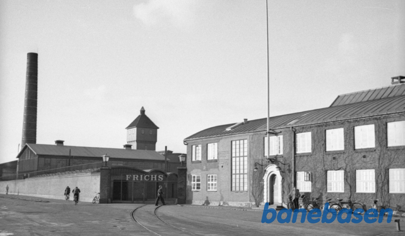 Fabrikken og omgivelserne omkring den Fabrikken og omgivelserne omkring den