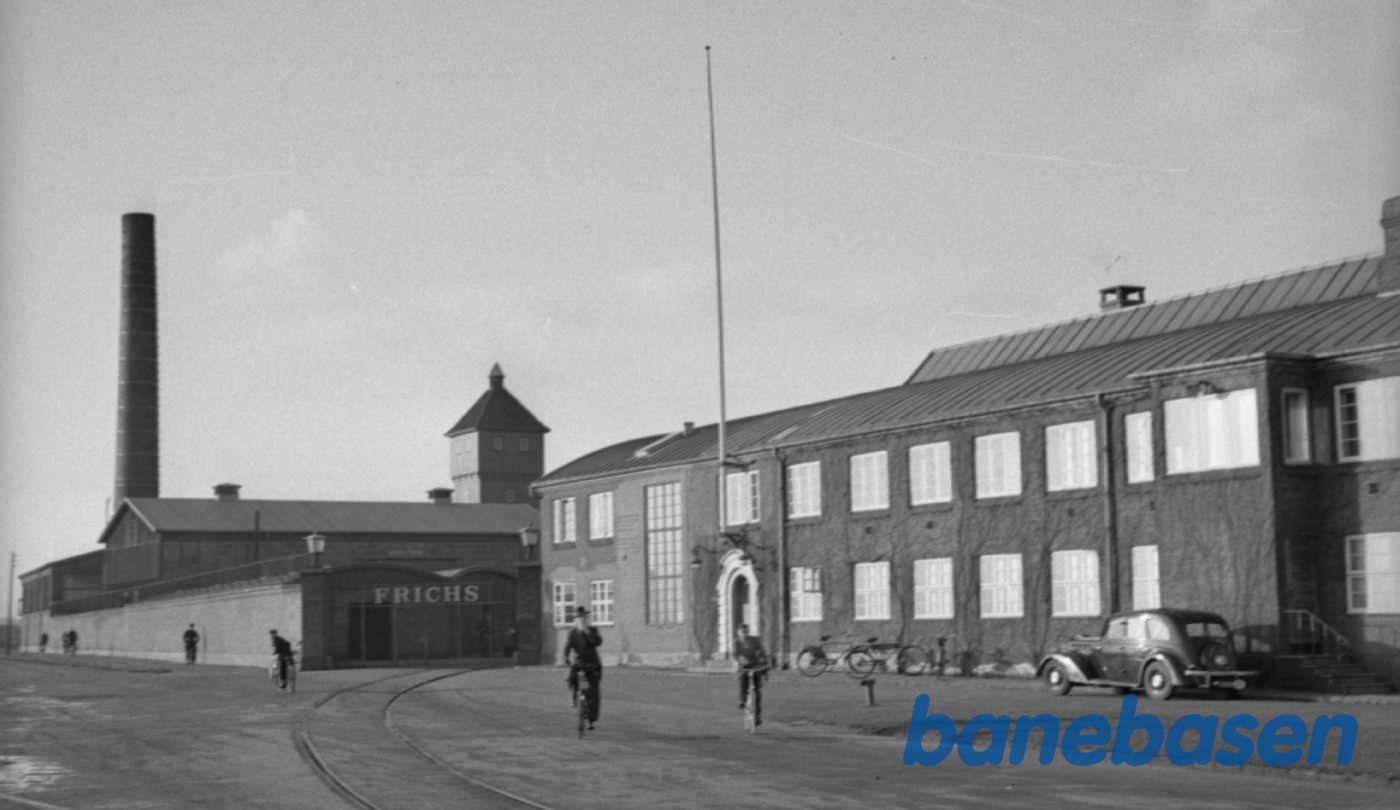 Fabrikken og omgivelserne omkring den Fabrikken og omgivelserne omkring den