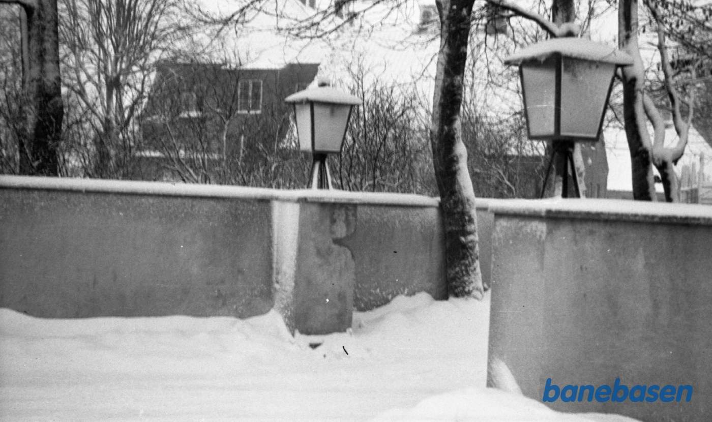 Indgangen til Direktørboligen i snevejr