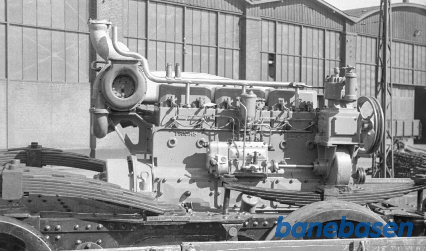 Maskinbogie på pladsen foran fabrikken Maskinbogie på pladsen foran fabrikken