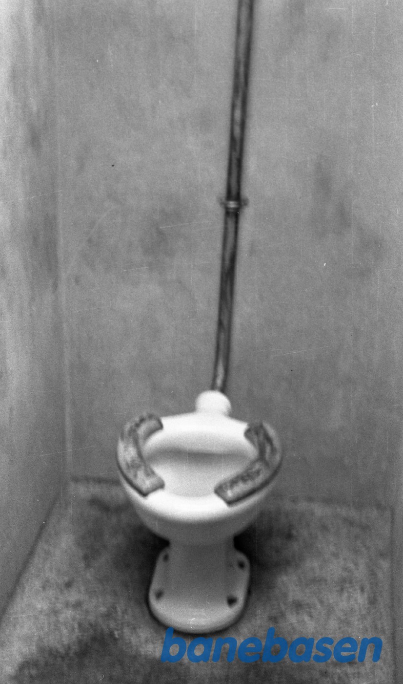 Interiør fra ombygningen, toiletterne Interiør fra ombygningen, toiletterne