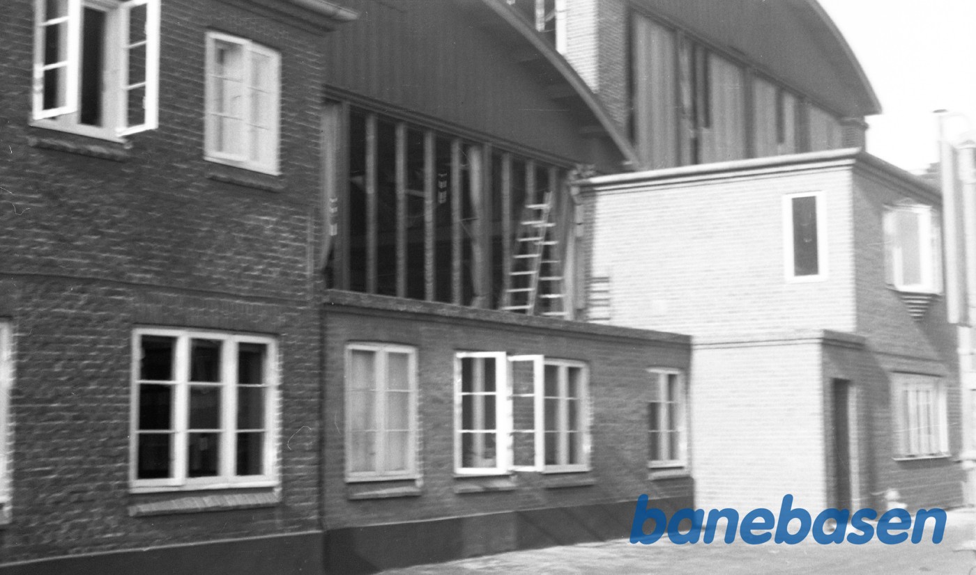 Sabotage af drejeskiven og bygningerne Sabotage af drejeskiven og bygningerne