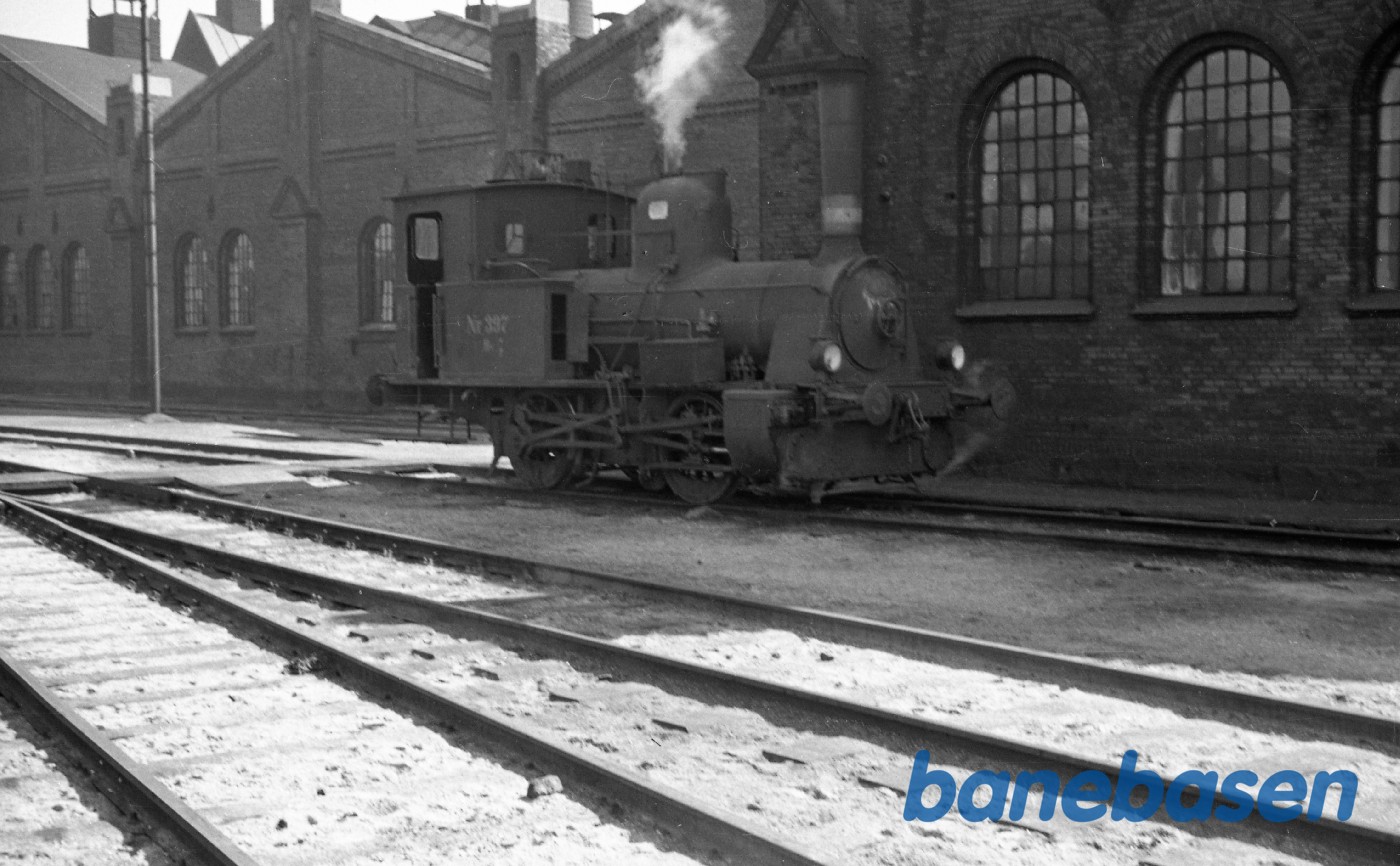 HS 397 ved maskinedepotet HS 397 ved maskinedepotet