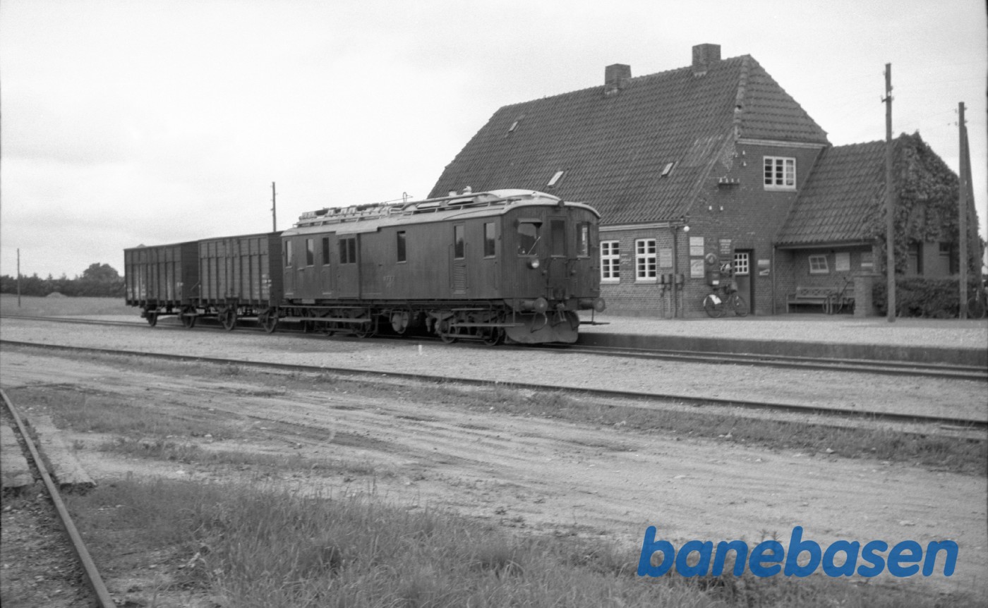 MHVJ M 4 og 2 Q på Ørum st- MHVJ M 4 og 2 Q på Ørum st-