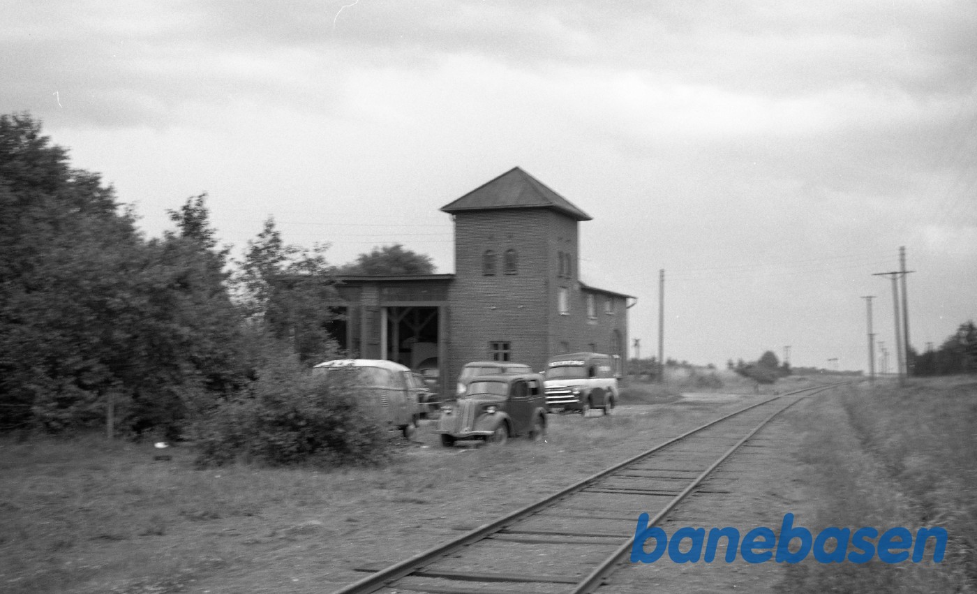 Vodskov station med VØ remisen Vodskov station med VØ remisen