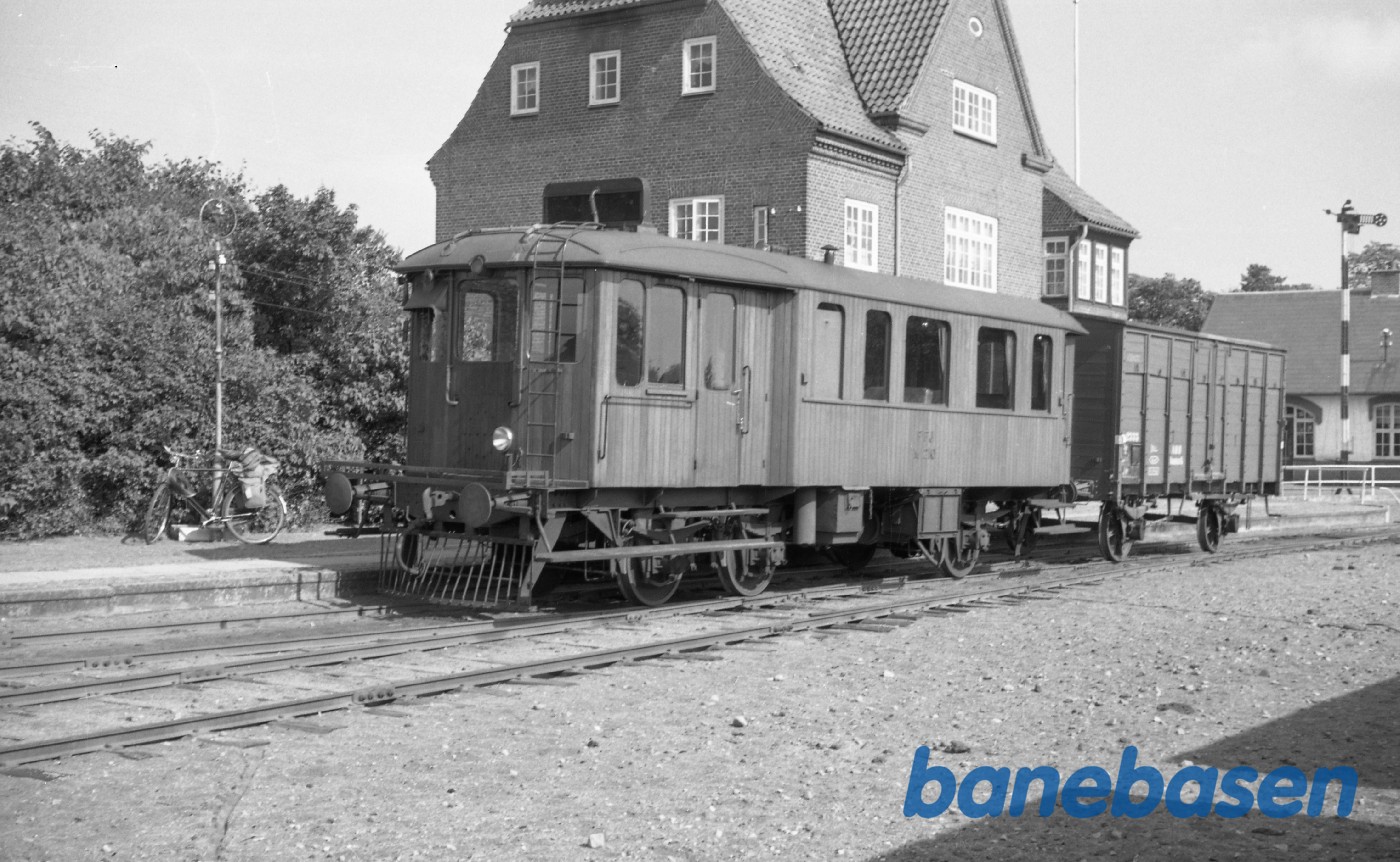 Aså station med FFJ M 1210 Aså station med FFJ M 1210