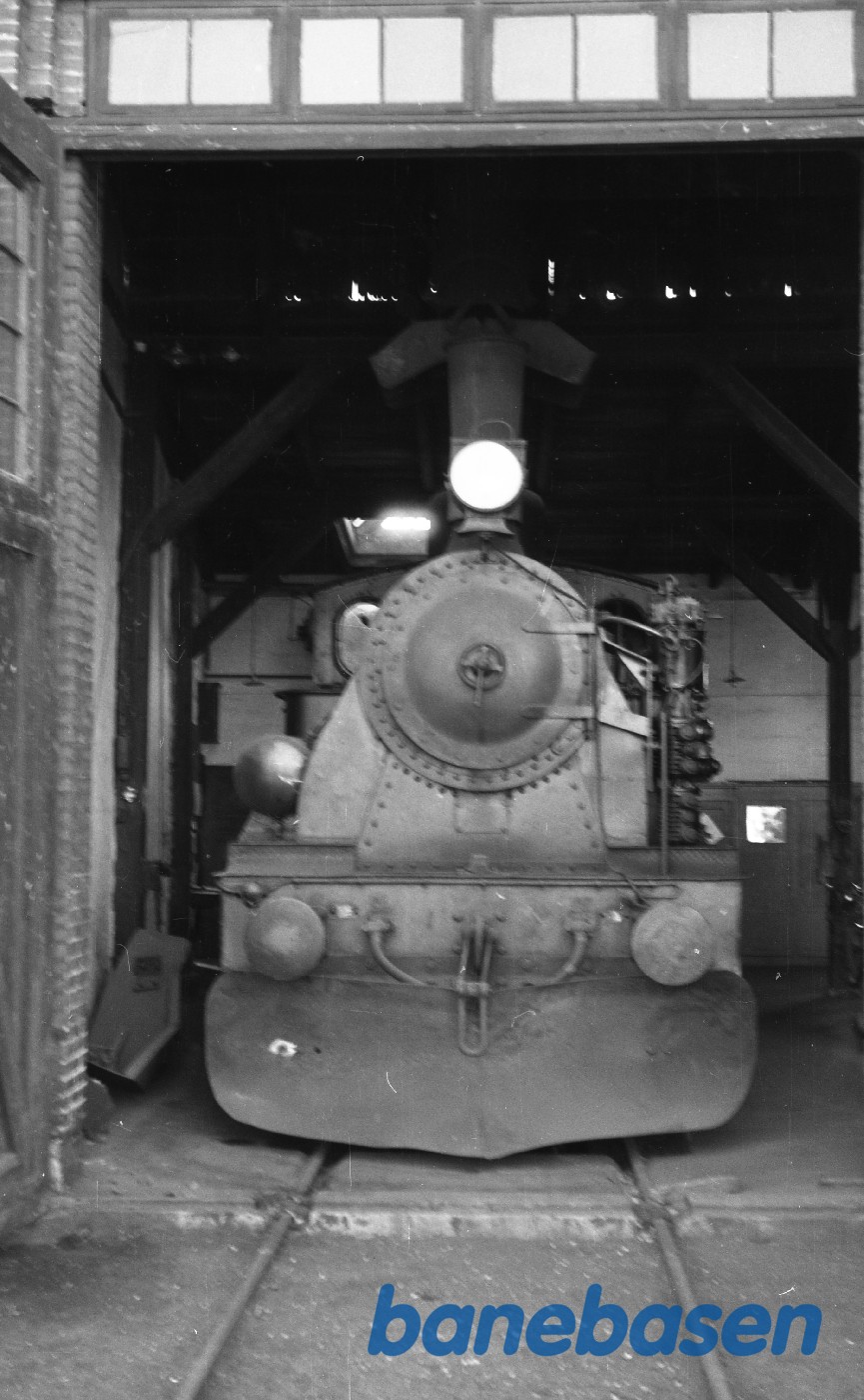 Lokomotiv nr 1 i remisen Lokomotiv nr 1 i remisen