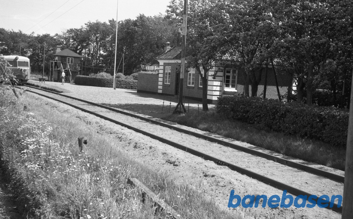 Ryå station med skinnebus Ryå station med skinnebus