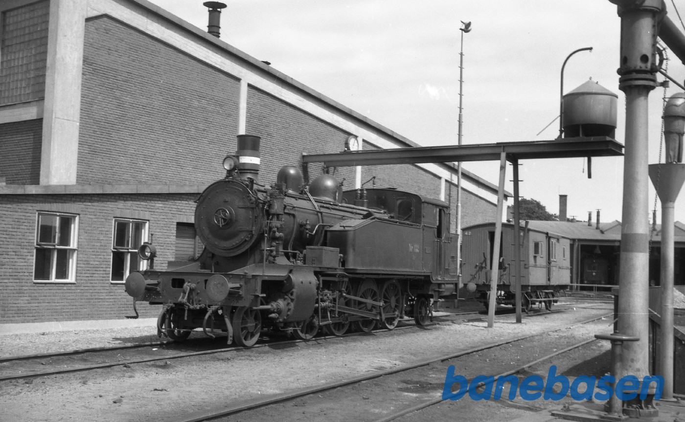 Odense station med DSB DF 132 Odense station med DSB DF 132