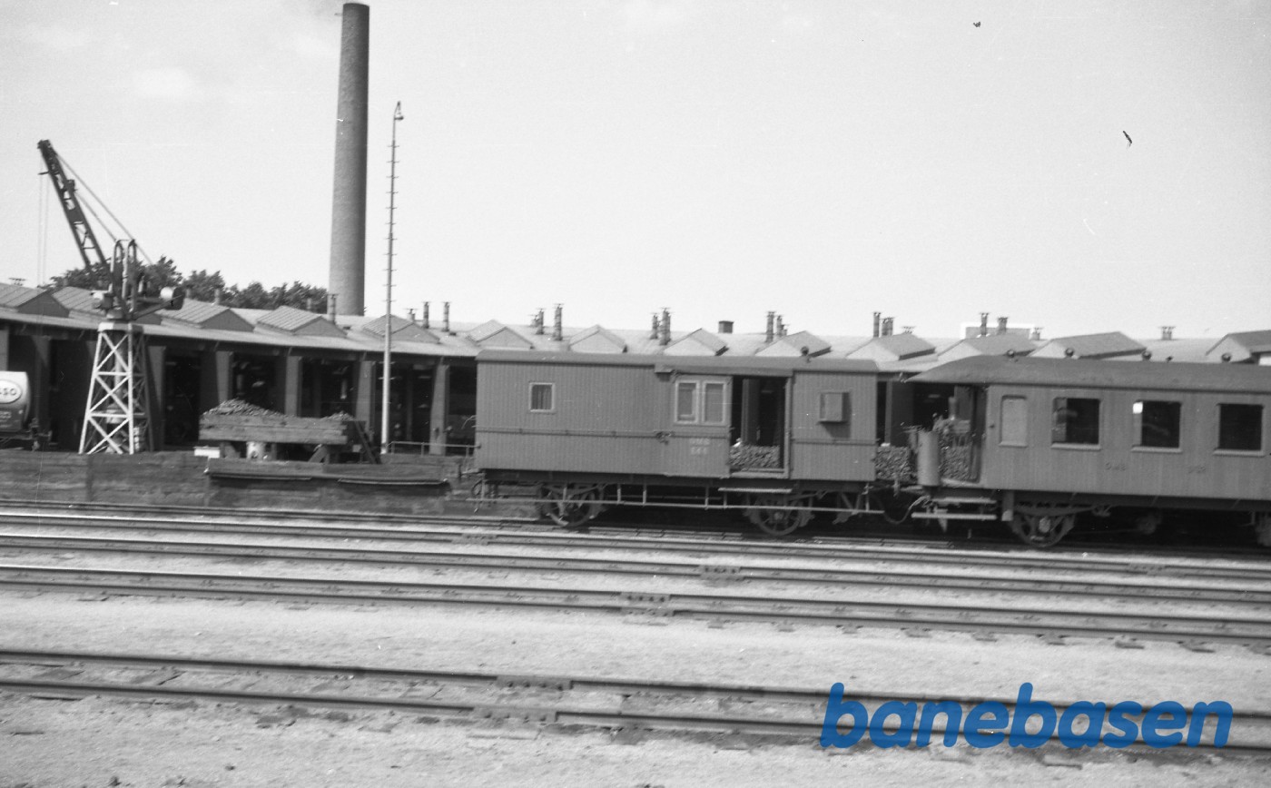 Odense station. OMB E 44 Odense station. OMB E 44