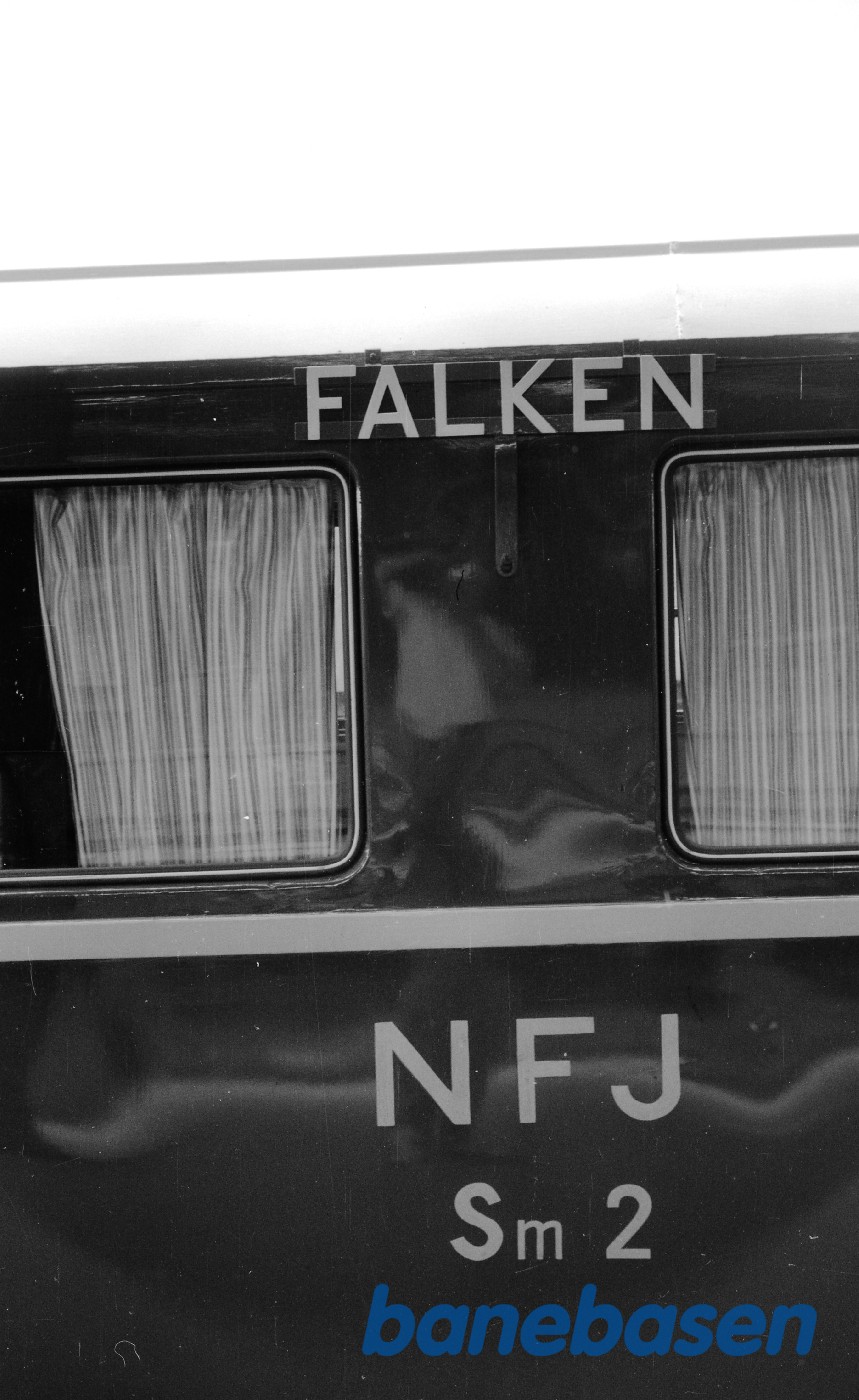 Næbillede af påskrifterne på NFJ Sm2 Næbillede af påskrifterne på NFJ Sm2