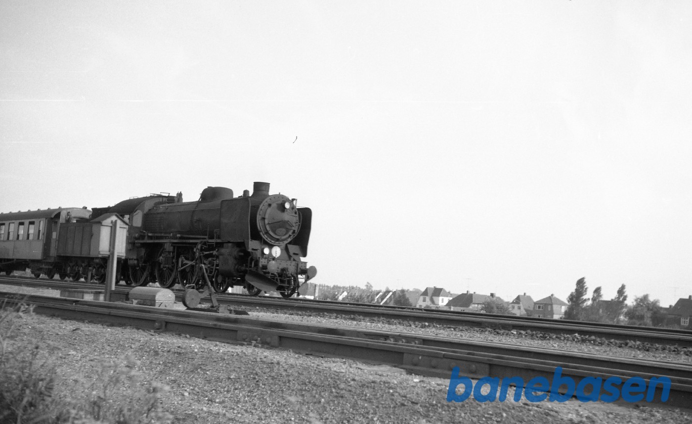 R maskine med persontog R maskine med persontog