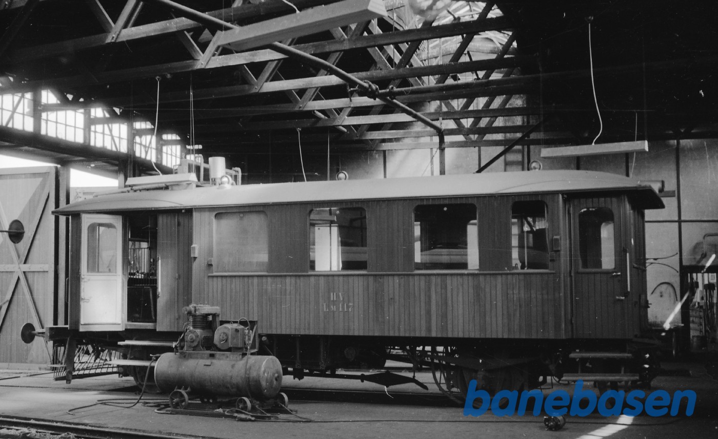 Privatbanernes remise med HV Lm 117 Privatbanernes remise med HV Lm 117