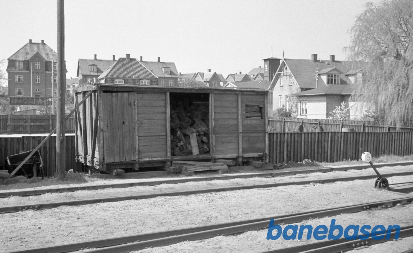 Gammel GDS godsvogn ved GDS værksted Gammel GDS godsvogn ved GDS værksted