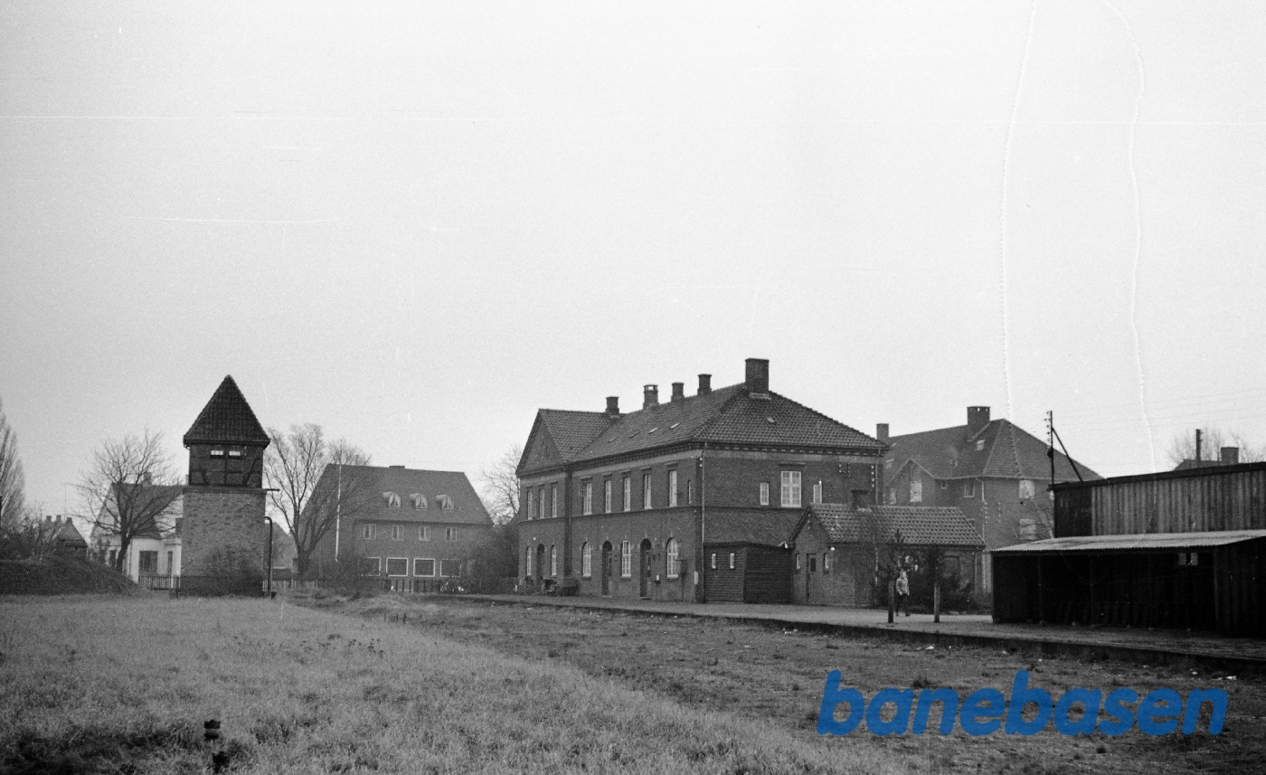 Dragør station .Perronsiden. Dragør station .Perronsiden.