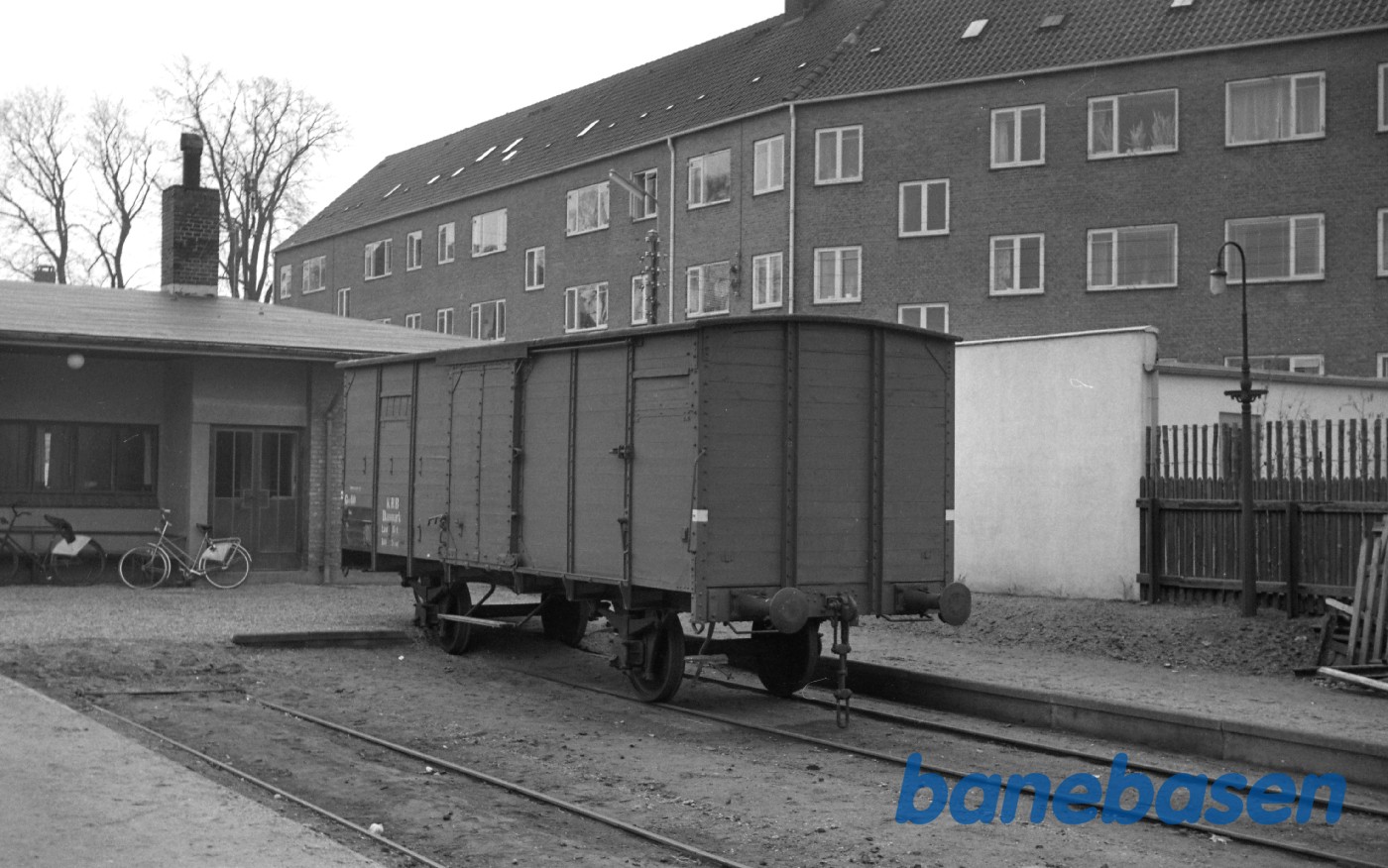 Køge Vest station med Qm vogn Køge Vest station med Qm vogn