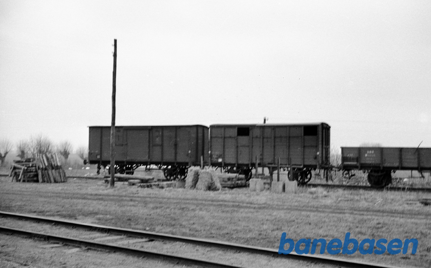 Hårlev station. ØSJS godsvogne Hårlev station. ØSJS godsvogne