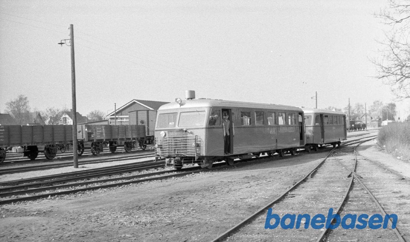 Hårlev station. Skinnebustog Hårlev station. Skinnebustog