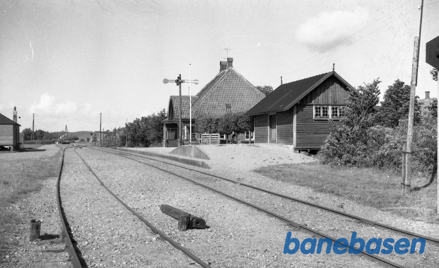 Sønderbro station. Sønderbro station.