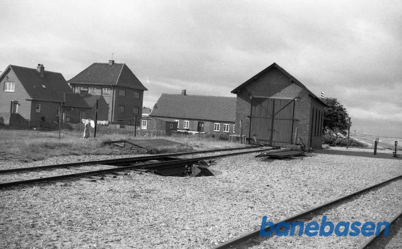 Harboøre station. Remisen og drejeskive Harboøre station. Remisen og drejeskive