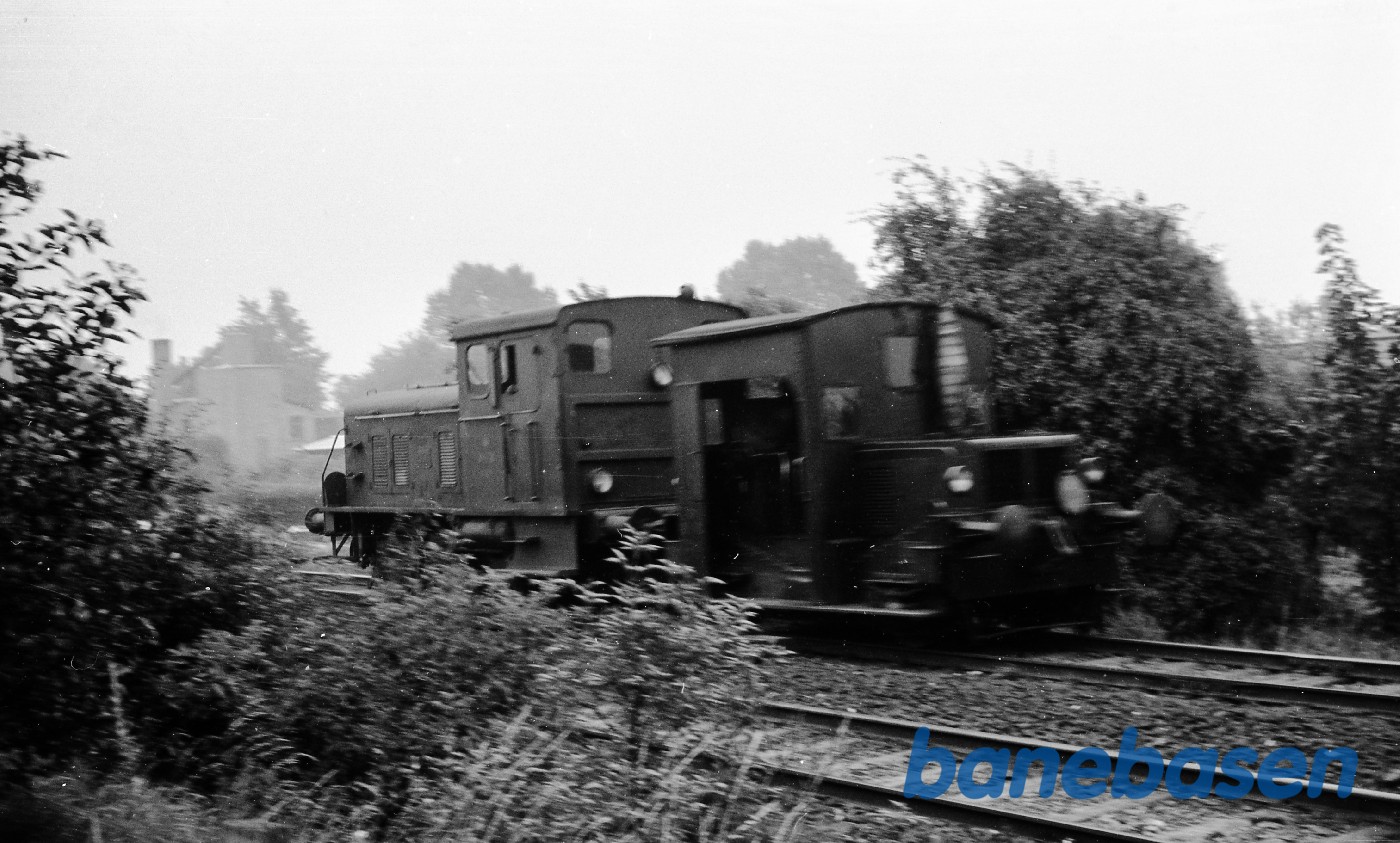 Hillerød. 2 DSB rangertraktorer. Den ene er en Ardelt Hillerød. 2 DSB rangertraktorer. Den ene er en Ardelt