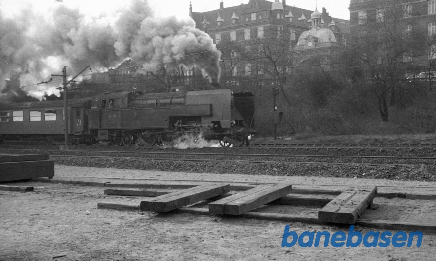 Østerport station. S 735 med kystbanetog Østerport station. S 735 med kystbanetog