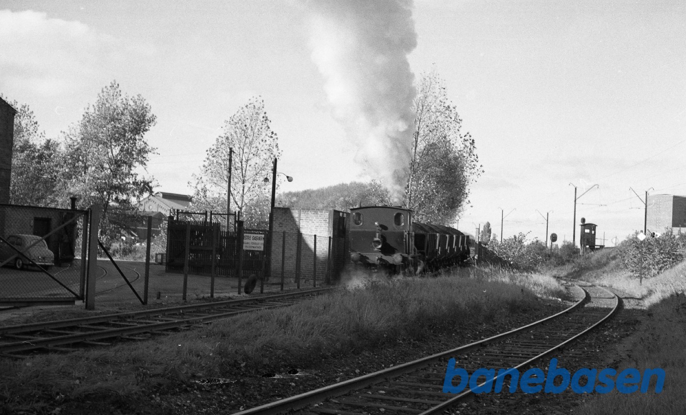 ØG 3 med fyldte vogne på vej op ad rampen ØG 3 med fyldte vogne på vej op ad rampen