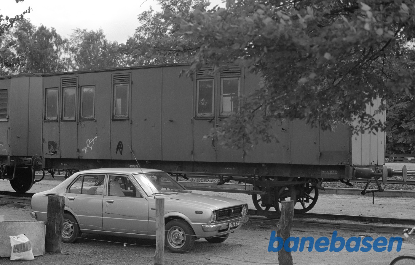 Rungsted station. Gl SFJ kupevogn Rungsted station. Gl SFJ kupevogn