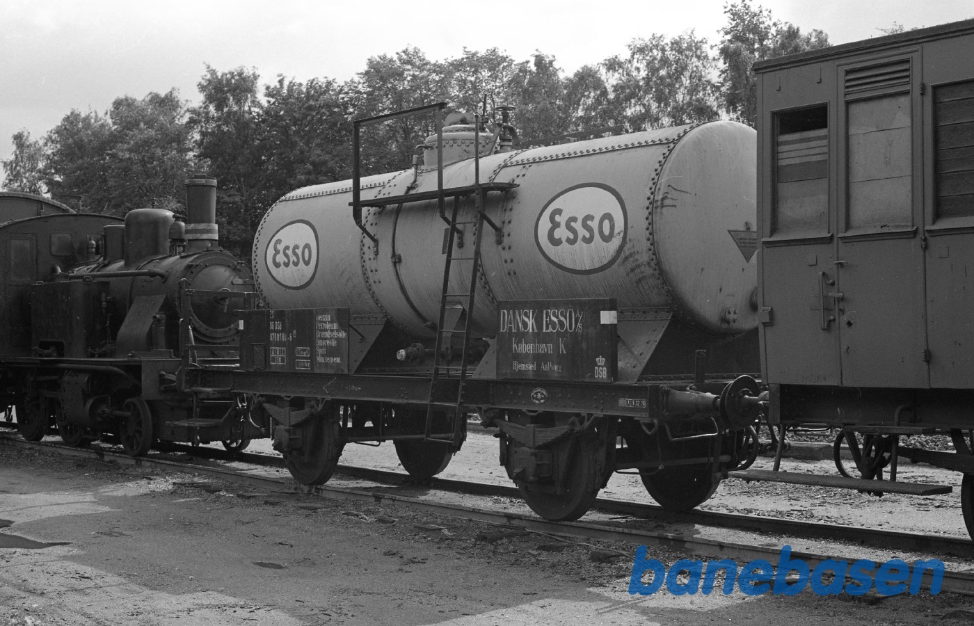 Rungsted station. Esso tankvogn Rungsted station. Esso tankvogn