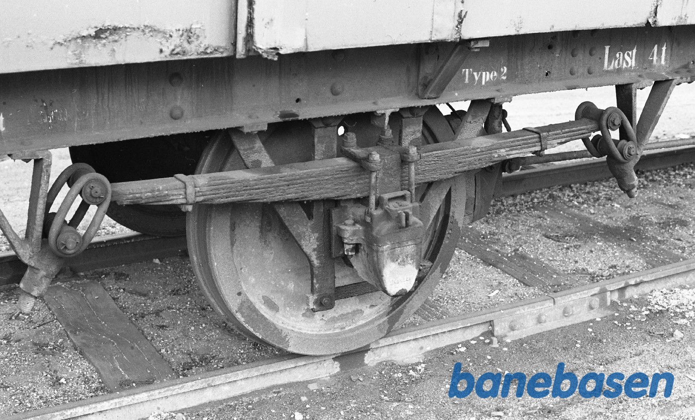 Rungsted station. Gl SFJ kupevogn. Hjul Rungsted station. Gl SFJ kupevogn. Hjul