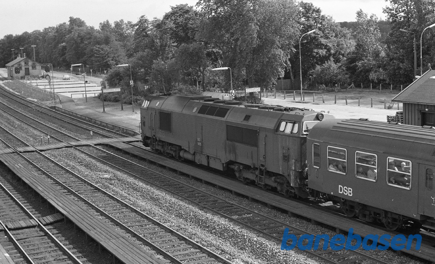Rungsted station. Kystbanetog med Mz 1455 Rungsted station. Kystbanetog med Mz 1455