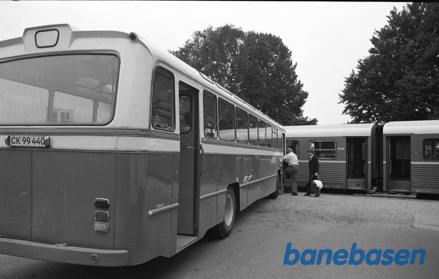 Ålsgårde station. Togbus Ålsgårde station. Togbus