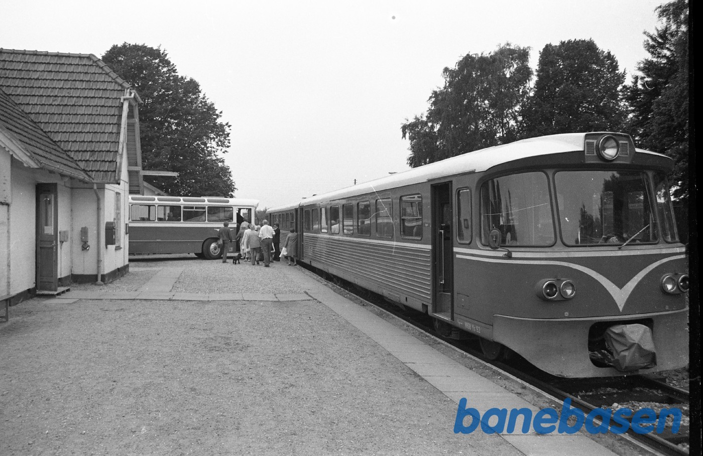 Saunte station med Y tog Saunte station med Y tog