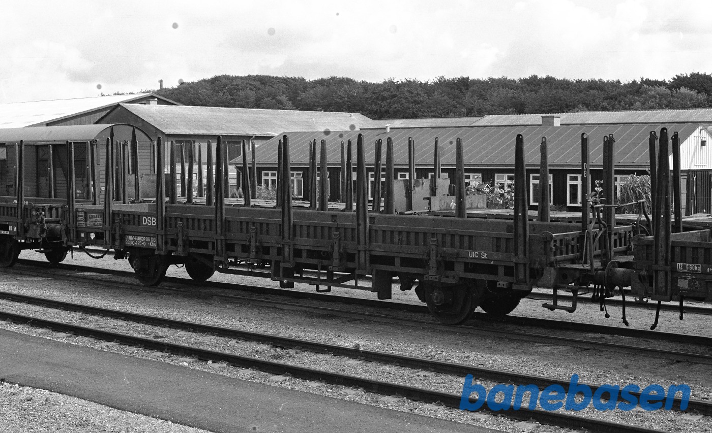 Hillerød Station. DSB Kbs 330 0 425 Hillerød Station. DSB Kbs 330 0 425