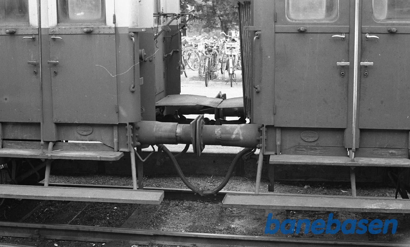 Hillerød station med HFHJ C 63.Overgang mellem 60 og C 63 Hillerød station med HFHJ C 63.Overgang mellem 60 og C 63