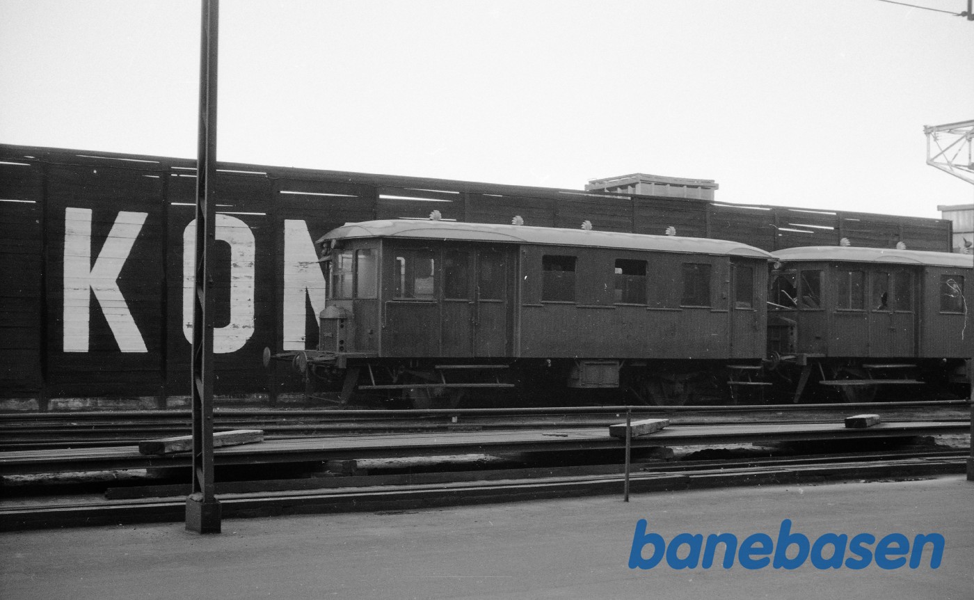 København, Islands Brygge med GDS M1/ M2 på vej til ophugning hos Levin & Co København, Islands Brygge med GDS M1/ M2 på vej til ophugning hos Levin & Co