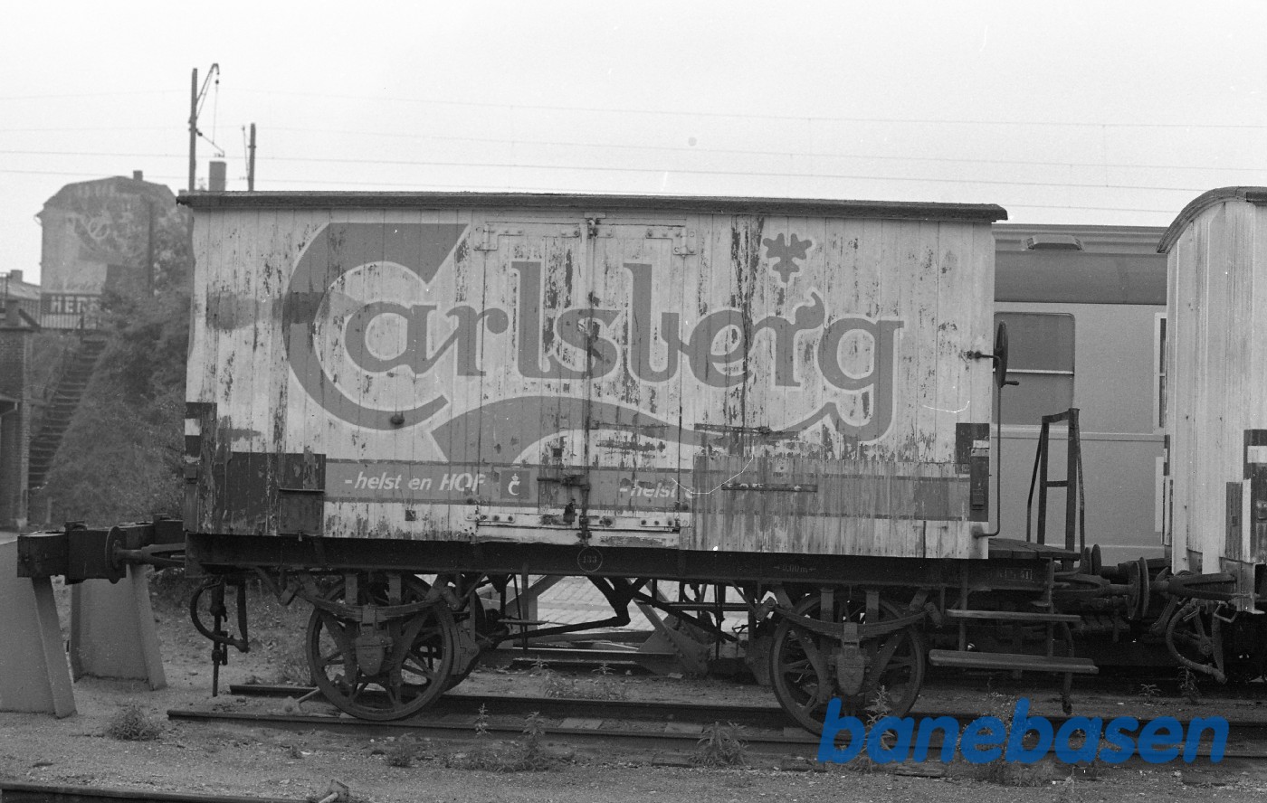 Frederiksberg station med gammel Carlsbergvogn Frederiksberg station med gammel Carlsbergvogn
