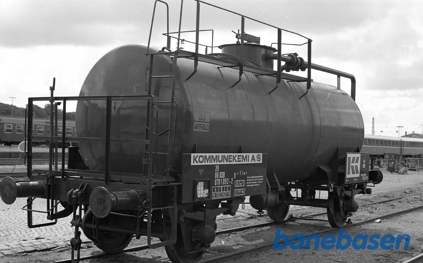 Tankvogn fra kommunekemi. Tankvogn fra kommunekemi.